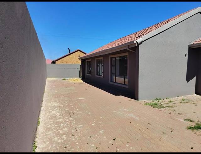 3 BEDROOM HOUSE FOR SALE IN PIMVILLE ZONE 6